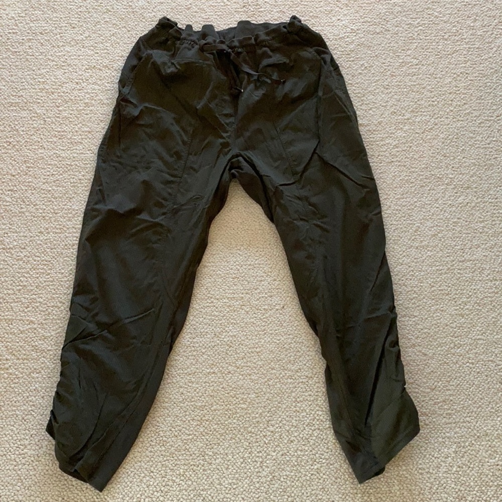 Lululemon Studio Pants Capri Size 12